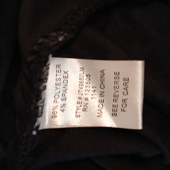 Heart Hips long sleeve maternity top - Picture 7 of 9